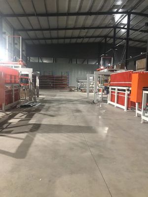 جودة  15KW Short Cycle Hot Press Laminating Line For Furniture Board 1200 ton مصنع